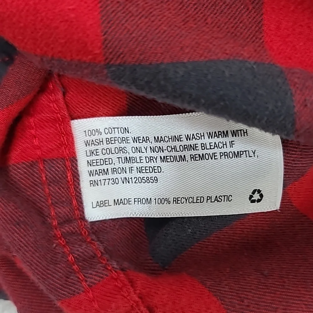 Cat & Jack Boys' Long Sleeve Flannel Button-Down Shirt in Red/Black Size XL/16